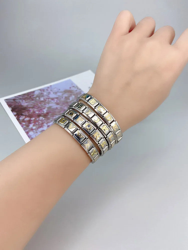 Hapiship 2024 nueva moda 26 letras en inglés eslabones de encanto italiano aptos para pulsera de acero inoxidable de 9mm hacer joyería de mujer DJ110