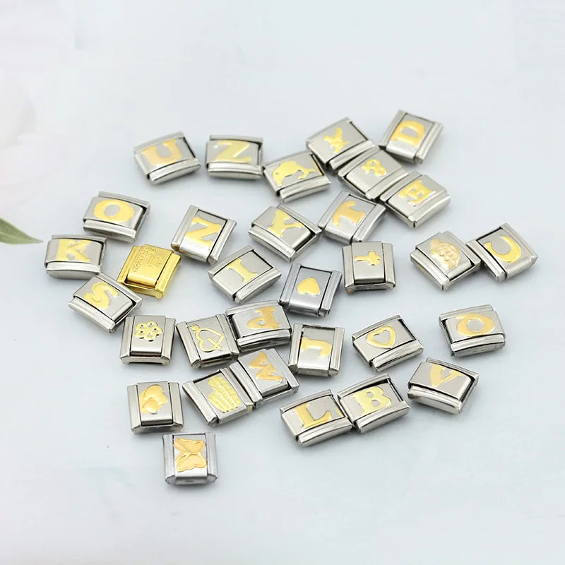 Hapiship 2024 nueva moda 26 letras en inglés eslabones de encanto italiano aptos para pulsera de acero inoxidable de 9mm hacer joyería de mujer DJ110